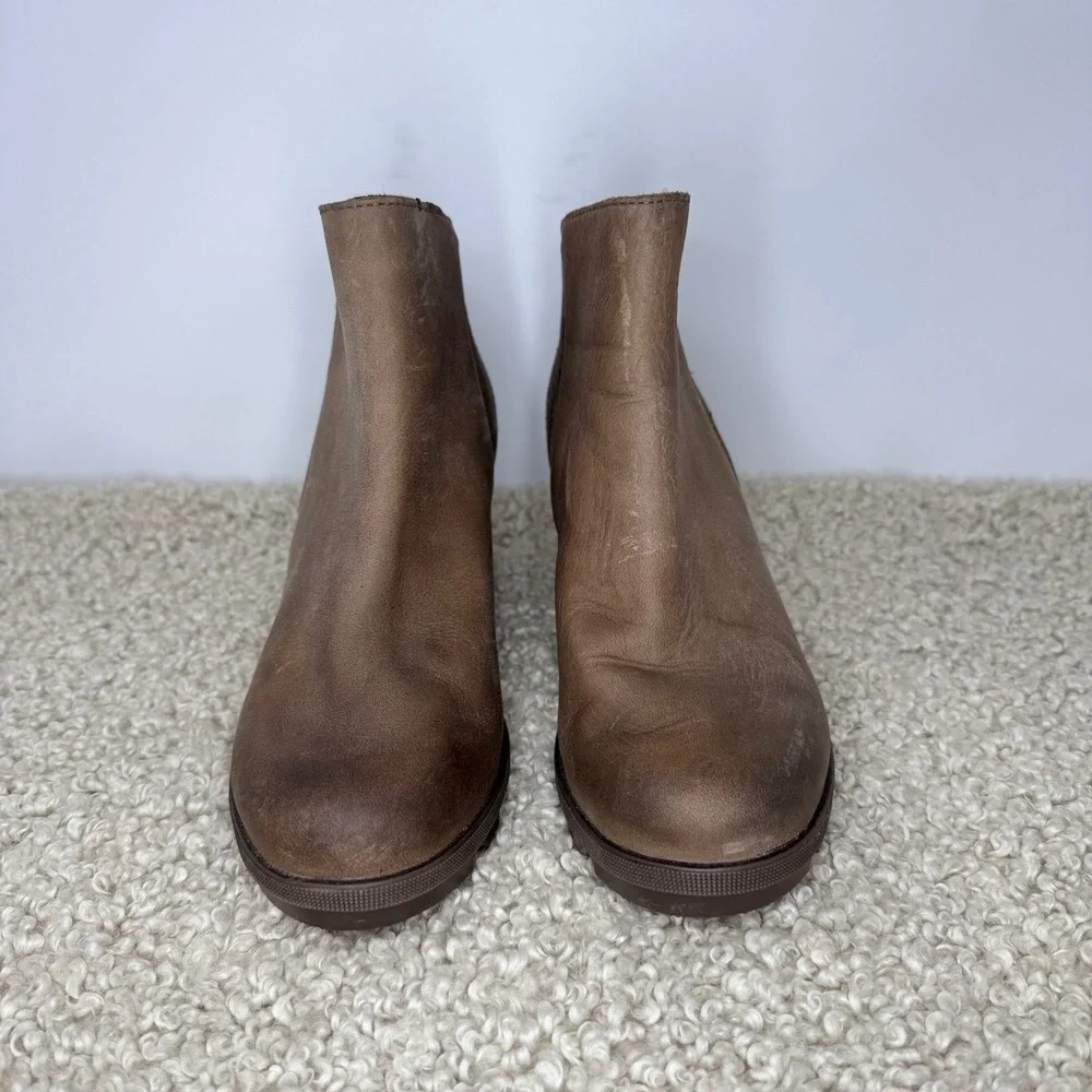 Sorel Joan of Arctic Zip Nubuck Leather Wedge Ankle Taupe sz 7.5 NL3365-240 Tan